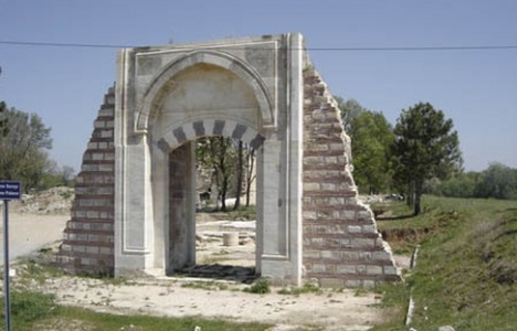 6 Asırlık Edirne Sarayı’nda Kazılar Sürüyor!