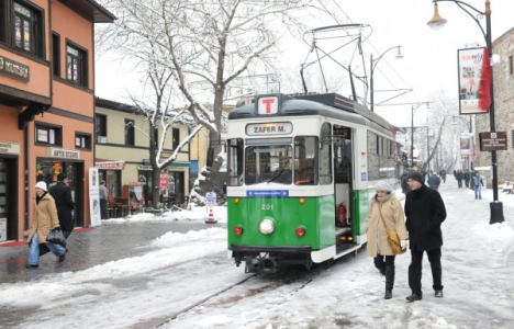 Bursa’daki Tramvay Hattıyla Trafik Güzergahı Yeniden Düzenlendi!