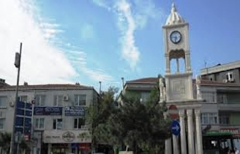 Bağcılar Belediyesi, Güneşli Meydanı’na Saat Kulesi Yaptı!