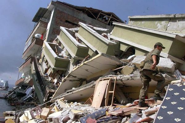 “Olası İstanbul Depreminde 2 Milyon İnsan Evsiz Kalacak”
