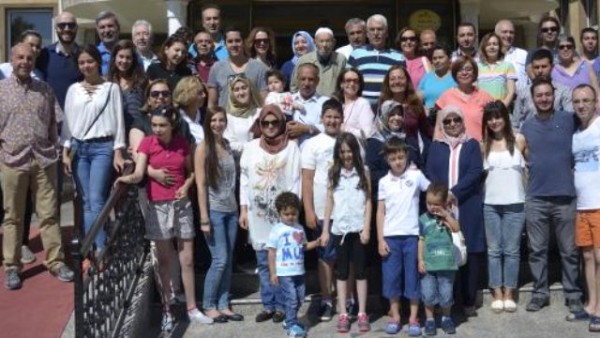 108 Yaşındaki Taş Ustası Ömer Dede’ye Pastalı Kutlama 108-yasindaki-tas-ustasi-omer-dedeye-pastali-kutlama
