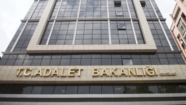 Adalet Bakanlığı’nın Olmayan İhalelerini İşadamlarına Pazarlamışlar