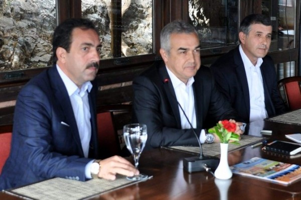 “Ülke Ekonomisinin Yarısını İnşaat Sektörü Oluşturuyor” “Ülke Ekonomisinin Yarısını İnşaat Sektörü Oluşturuyor”