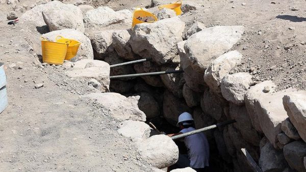 Alacahöyük’te 2 Bin 300 Yıllık Gizli Geçit Bulundu