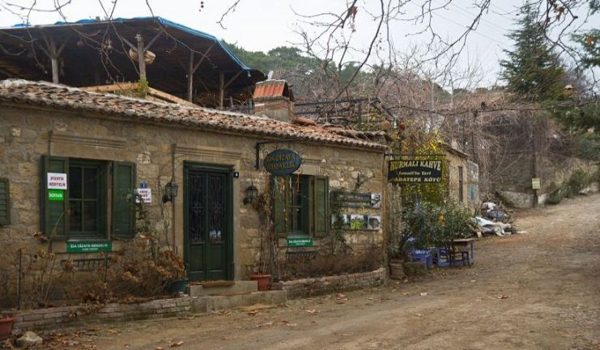 bu-koyde-emlak-ve-konaklama-fiyatlari-el-yakiyor-2