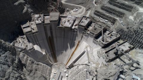 Yusufeli Barajı ve HES 2021 Yılında Açılacak Yusufeli Barajı ve HES 2021 Yılında Açılacak
