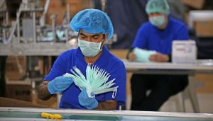 Stokçuluk Yapan Maske Üreticilerine Uyarı: Fabrikalarına El Koyarız
