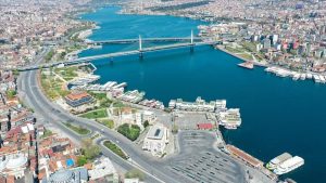 İstanbul’da Cadde, Meydan, Park ve Sahiller Boş Kaldı