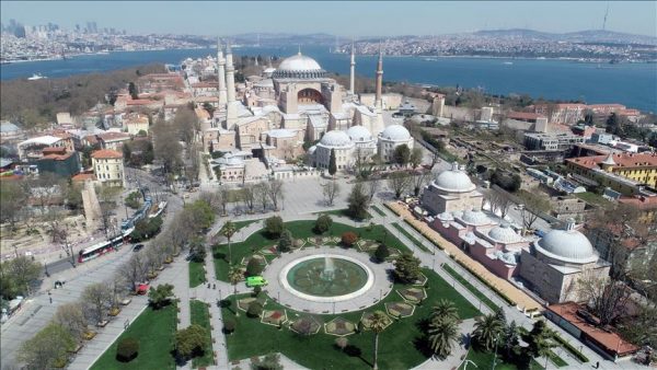 Yurt Genelinde ‘Evde Kal’ Çağrısına Büyük Oranda Uyuluyor Yurt Genelinde ‘Evde Kal’ Çağrısına Büyük Oranda Uyuluyor