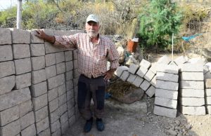 Yarım Asırdır “küfeki taşı” Keserek Geçimini Sağlıyor