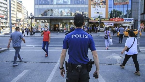 İnşaat İşçileri Sokağa Çıkma Yasağından Muaf Mı? İnşaat İşçileri Sokağa Çıkma Yasağından Muaf Mı?