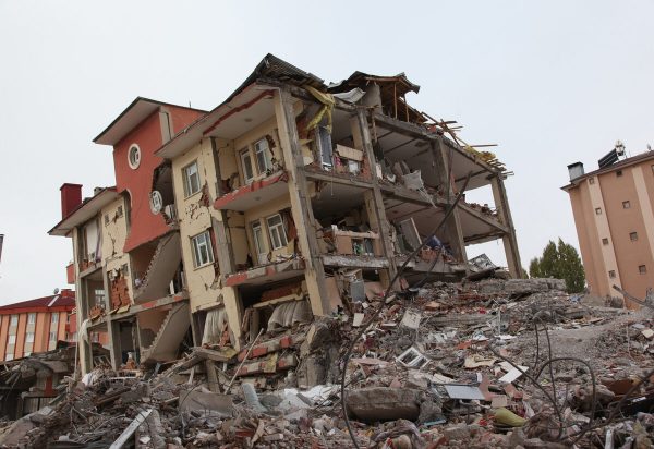 7 Maddede İstanbul Depremi – Doç. Dr. Sepanta Naimi 7 Maddede İstanbul Depremi – Doç. Dr. Sepanta Naimi