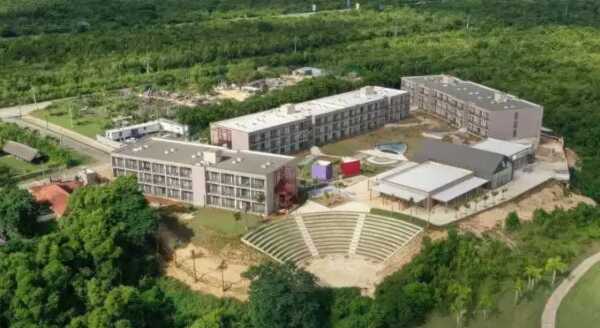 Acun Ilıcalı’ya Dominik’te Çelikten Otel Üretti, Türkiye’de Modüler Konut Markasını Sunmaya Hazırlanıyor Acun Ilıcalı’ya Dominik’te Çelikten Otel Üretti, Türkiye’de Modüler Konut Markasını Sunmaya Hazırlanıyor