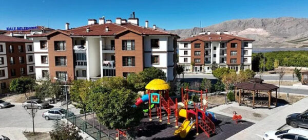 Sahte TOKİ Başvurusu Dolandırıcılığında 5 Kişi Tutuklandı Sahte TOKİ Başvurusu Dolandırıcılığında 5 Kişi Tutuklandı