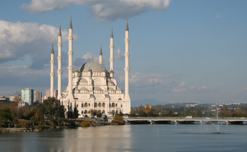 Sabanci Merkez Camii Adana Sabancı Merkez Camii, Mimar Necip Dinç